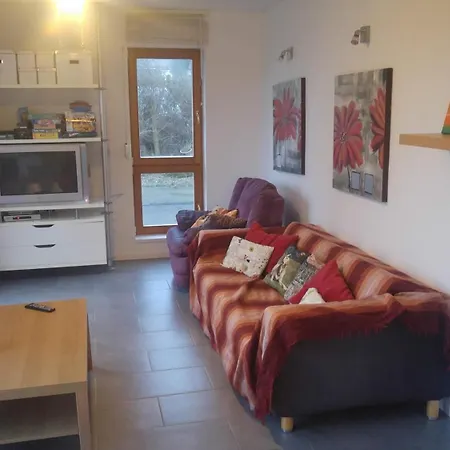 Family - Very Close To Sandy غوري